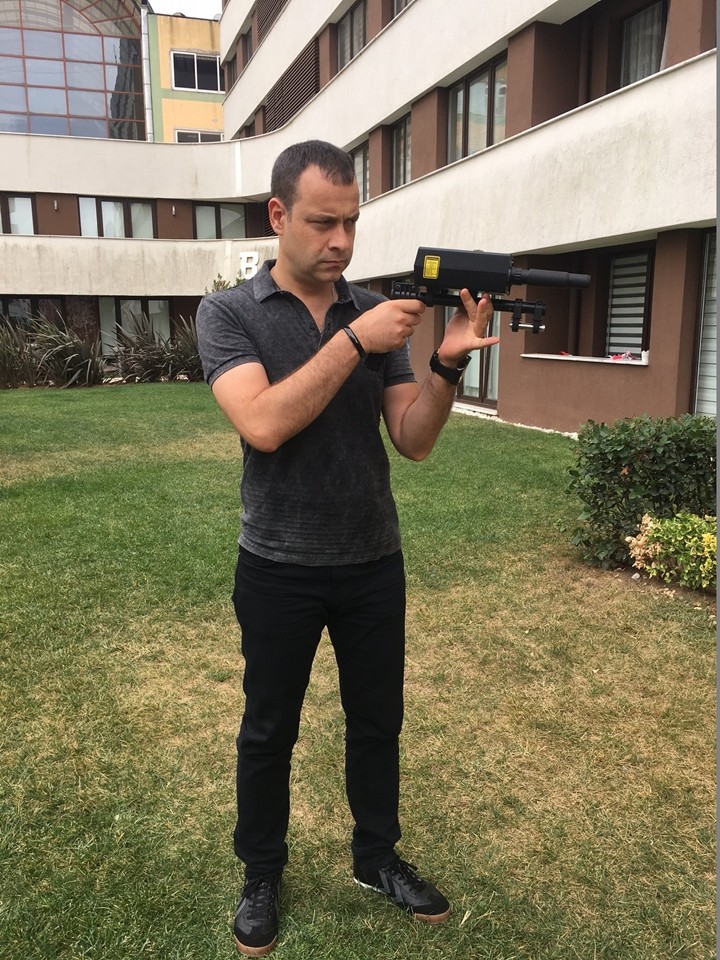 土耳其質(zhì)子LZR長(cháng)距離導航金銀銅金屬實(shí)時(shí)掃描聲音激光有效定位儀