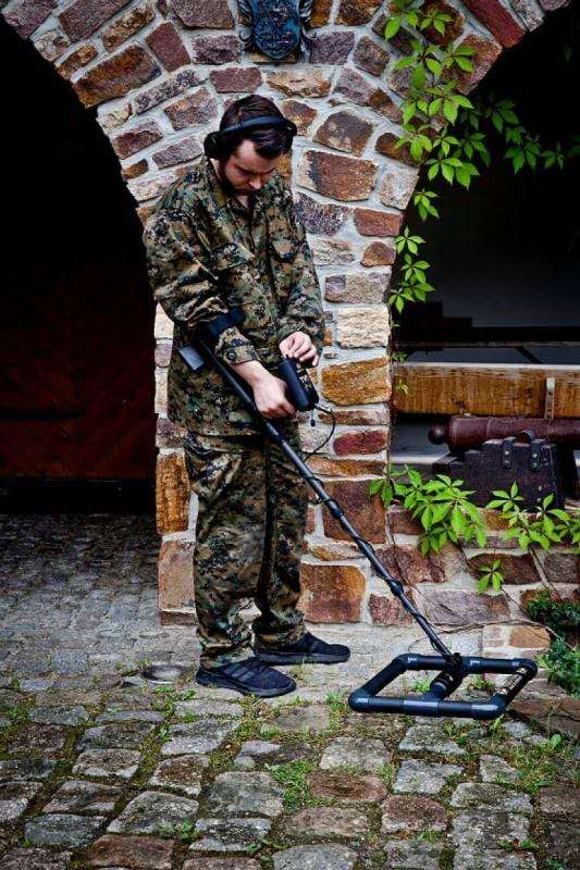 進(jìn)口德國阿爾堡3D成像地下金屬探測器脈沖深度探寶器18米戶(hù)外尋寶